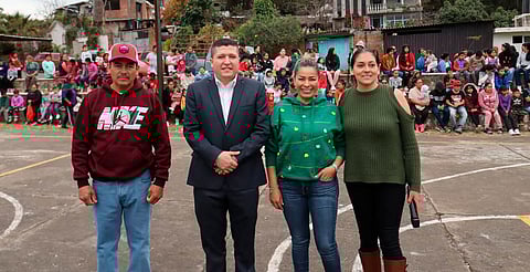 Vicente Gómez festeja a la niñez del Distrito XIX