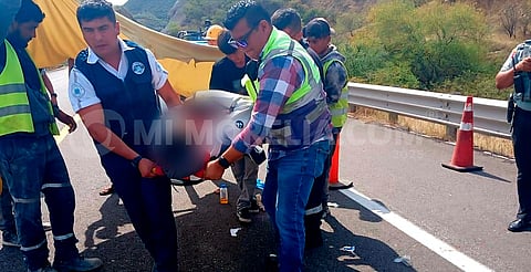 Balean a motociclista en intento de robo en la autopista Siglo XXI