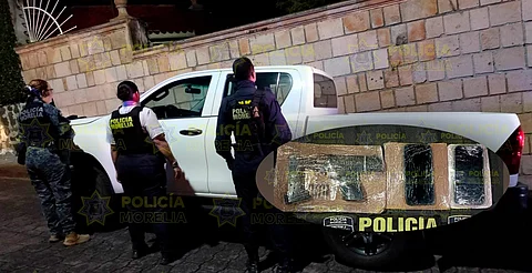Policía Morelia recupera vehículo robado y asegura arma de fuego; hay un detenido