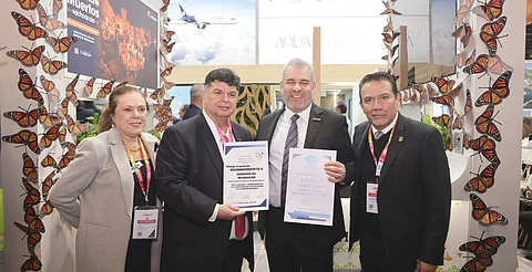 Bedolla presume a Michoacán en la Fitur de Madrid
