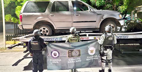 Aseguran en Buenavista, 7 vehículos, un fusil y cartuchos útiles