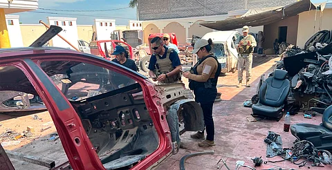 El inmueble era utilizado por los presuntos delincuentes para desmantelar las unidades automotrices de modelos recientes y su posterior comercialización de las autopartes