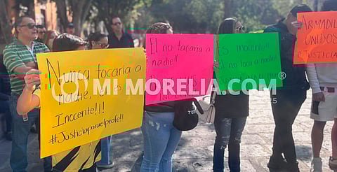 Madre de profesor detenido en Morelia exige justicia; denuncia campaña de desprestigio