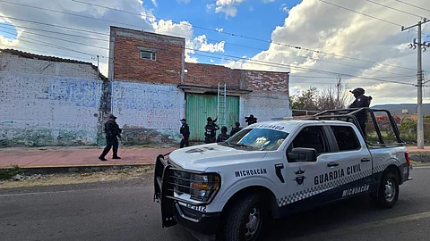 Desmantelan centro de monitoreo delictivo y aseguran 20 máquinas tragamonedas en Huandacareo: SSP