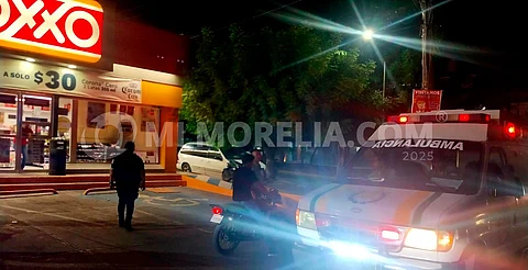 Joven es baleado frente a un Oxxo de Apatzingán