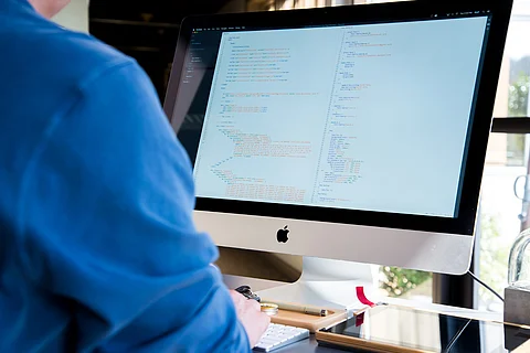 Los riesgos de la IA en un mundo cada vez más digital
