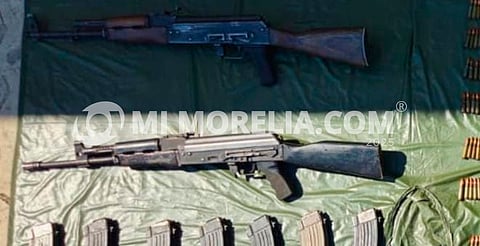 En Parácuaro aseguran dos armas largas, municiones y equipo táctico