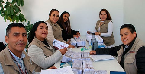 Llegaron a Michoacán tarjetas Bienestar para mujeres y adultos mayores inscritos en noviembre: Roberto Pantoja