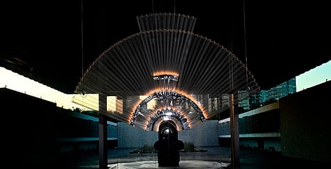 Reinterpretan penacho de Moctezuma en México para devolverlo simbólicamente