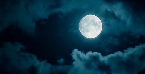 Luna de Nieve: el fenómeno astronómico que no te puedes perder esta noche