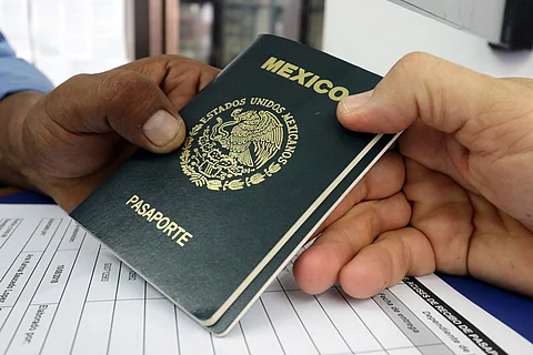 Reducen requisitos para tramitar pasaporte en 2025