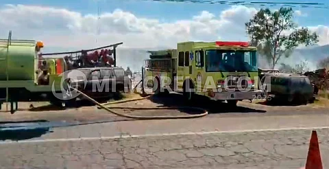 Se registra incendio en yonque de salida a Quiroga de Morelia