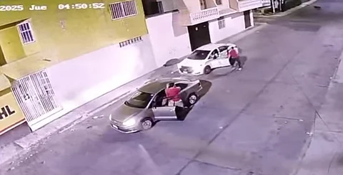 Sujetos le cierran el paso a mujer en Morelia; la persiguen, y luego pasa esto