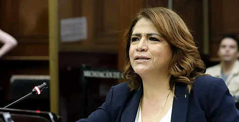 La beca Benito Juárez beneficiará a 135 mil estudiantes de preparatoria