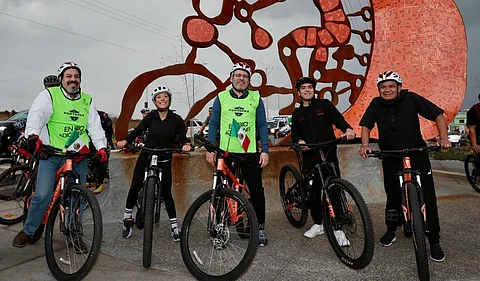 ¡A rodar! Fomenta Bedolla carrera ciclista contra las adicciones