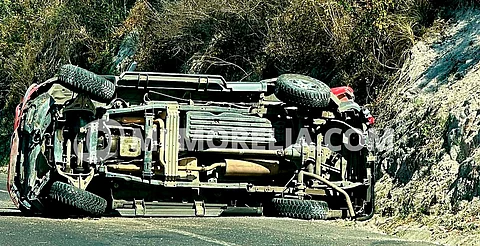 Vuelca camioneta en la Morelia - Pátzcuaro