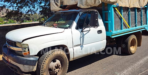 Hallan camioneta robada a la orilla de la Pátzcuaro-Morelia