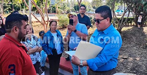 Autoridades municipales reciben solicitud para la construcción de puente peatonal en la colonia Indeco