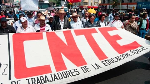 Docentes se movilizan, CNTE anuncia paro nacional de 72 horas