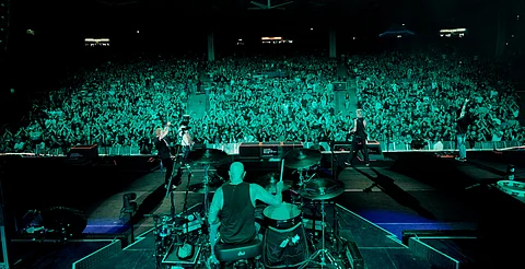 Guns N' Roses anuncia la salida de su baterista Frank Ferrer tras 19 años en la banda