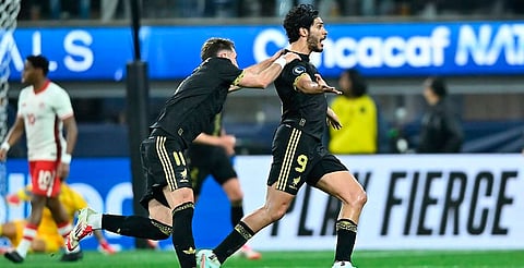 Raúl Jiménez supera a Cuauhtémoc Blanco y ya es el tercer goleador histórico del Tri