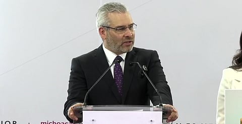 Exsecretario de Finanzas obtuvo "amparo patito"; permanecerá en prisión: Bedolla