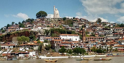 Estatua de Morelos en Janitzio mide más que la De La Libertad en EU