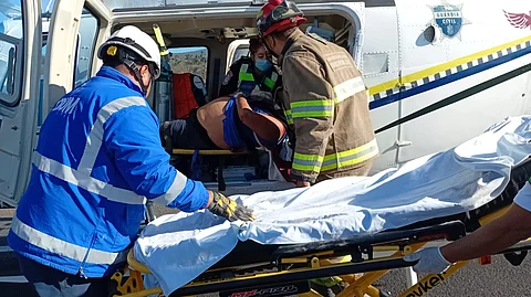 Secretaría de Salud traslada a 8 lesionados por choque en la Morelia-Pátzcuaro