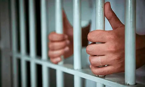Sentencian a más de 14 años de prisión a hombre que violó a la nieta de su pareja