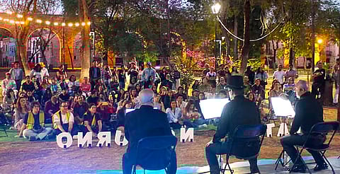 Este sábado, teatro bajo los árboles del bosque en Morelia; ¡es gratis!
