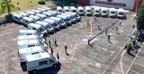 Recibe IMSS Michoacán 32 nuevas ambulancias