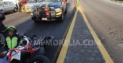 Motociclista se accidenta sobre la Madero, en Morelia