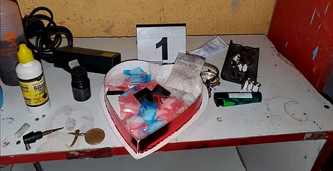 Asegura mil 869 dosis de sustancias ilícitas durante cateos en Morelia; hay un detenido