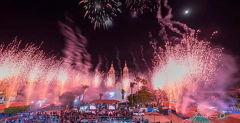 ¡El cielo se ilumina en Nuevo San Juan Parangaricutiro! Arranca la fiesta de la pirotecnia