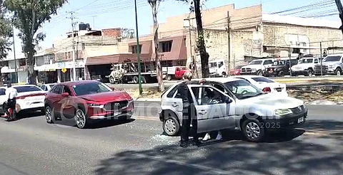 Otro choque sobre Madero en Morelia; van dos en menos de una hora