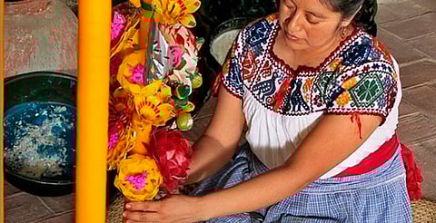 Tres artesanos resguardan el arte de la cerería en Morelia