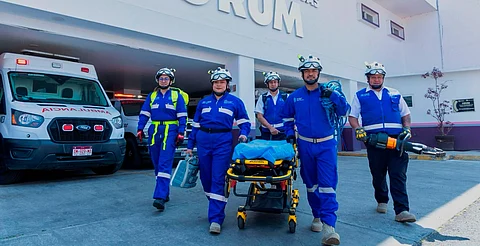 Despliega SSM ambulancias y paramédicos en la costa michoacana por Semana Santa