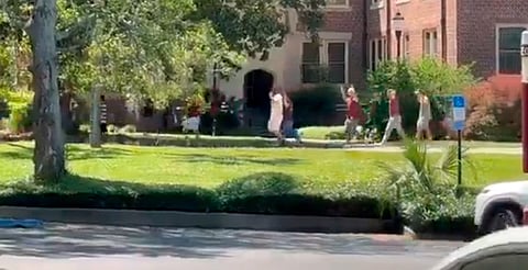 Reportan tiroteo en universidad de Florida, EU; seis heridos, el dato preliminar