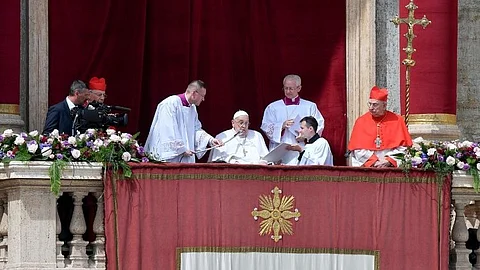 Convaleciente, el Papa Francisco da mensaje de Domingo de Pascua