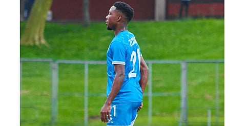 Muere el futbolista Sinamandla Zondi durante calentamiento previo a partido