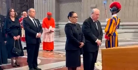 Rosa Icela Rodríguez despide al Papa Francisco en nombre de México