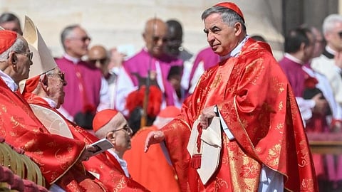 Becciu obedecerá la voluntad del Papa Francisco, no participará en el cónclave