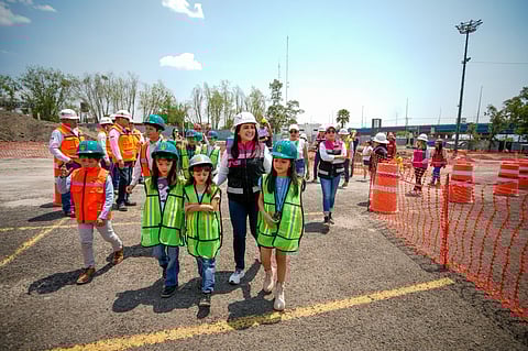 Supervisa Gladyz Butanda estación 1 del teleférico de Morelia con mini arquitectos e ingenieros