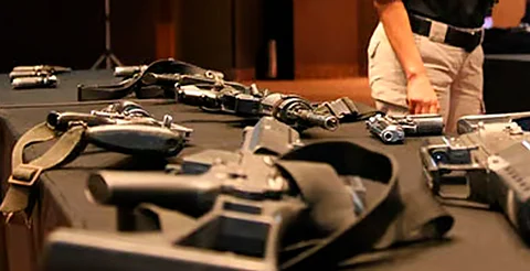 EU endurece acciones contra cárteles que cruzan armas a México
