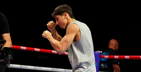 ¡Sólo 44 segundos! Así ganó Marco Verde en su debut profesional