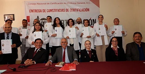 Médicos generales reciben certificación en Michoacán; buscan excelencia en la atención primaria