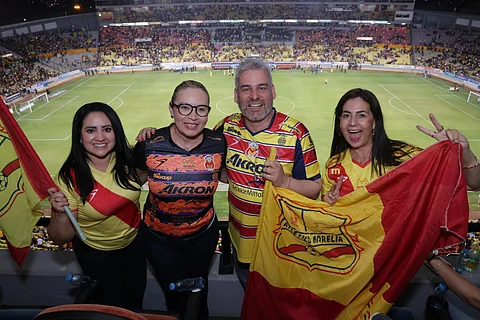 Bedolla asistió al estadio Morelos para alentar al Atlético Morelia