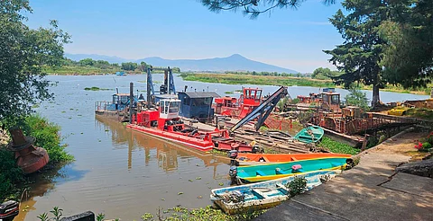 Empleos temporales impulsan el rescate del lago de Pátzcuaro