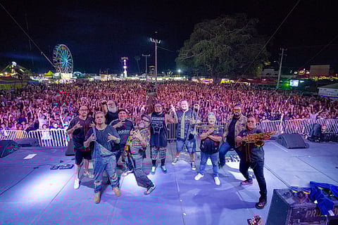 Policías lanzan gas en pleno slam de El Gran Silencio; había niños