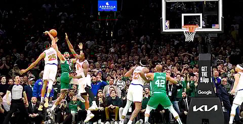 Mikal Bridges fue clave en la remontada de New York sobre Boston con marcador de 91-90